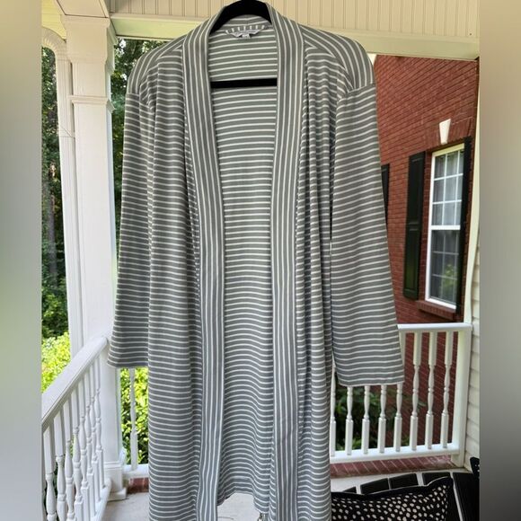 The Company Store Green Striped Robe. 100% Pima Cotton. Size S. - Picture 2 of 5